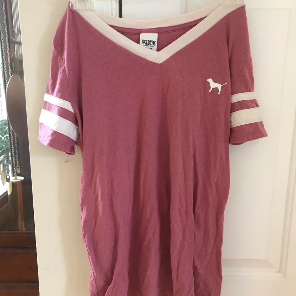 XS Victoria Secret Pink v-neck t shirt